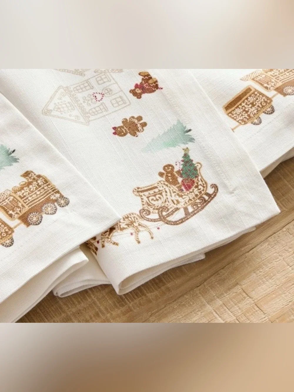 Pottery Barn Gingerbread Train Cotton Napkins ( Set Of 4 )